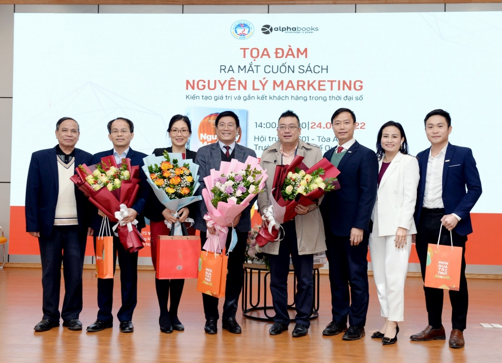 “Nguyên lý Marketing” - Kiến tạo giá trị và gắn kết khách hàng trong thời đại số