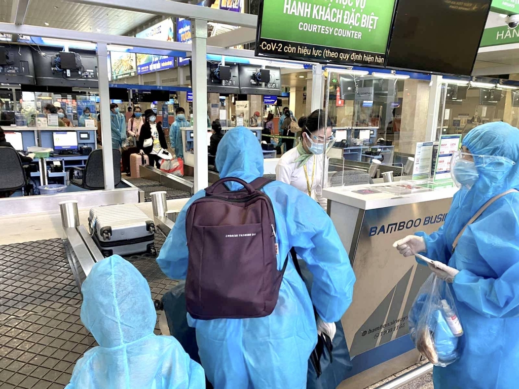 Bamboo Airways bay đưa người dân về Hà Tĩnh: Hành trình hồi hương hơn ngàn cây số