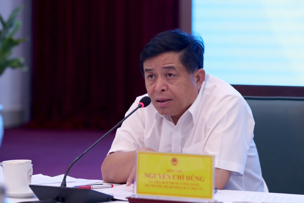 Bộ trưởng Nguyễn Chí Dũng chù trì buổi thảo. Ảnh: Đức Trung luận