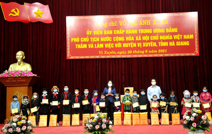 Hà Giang cần tiếp tục năng động, sáng tạo, phấn đấu trở thành điểm sáng trong vùng