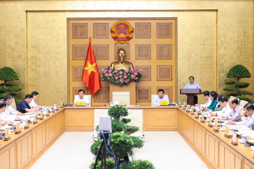 Rủi ro, bất định ngày càng gia tăng, chính sách phải thúc đẩy phục hồi nhanh và bền vững