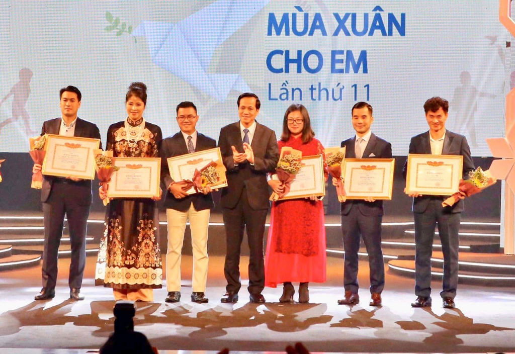 Người đàn ông vươn lên số phận, quyết tâm làm từ thiện
