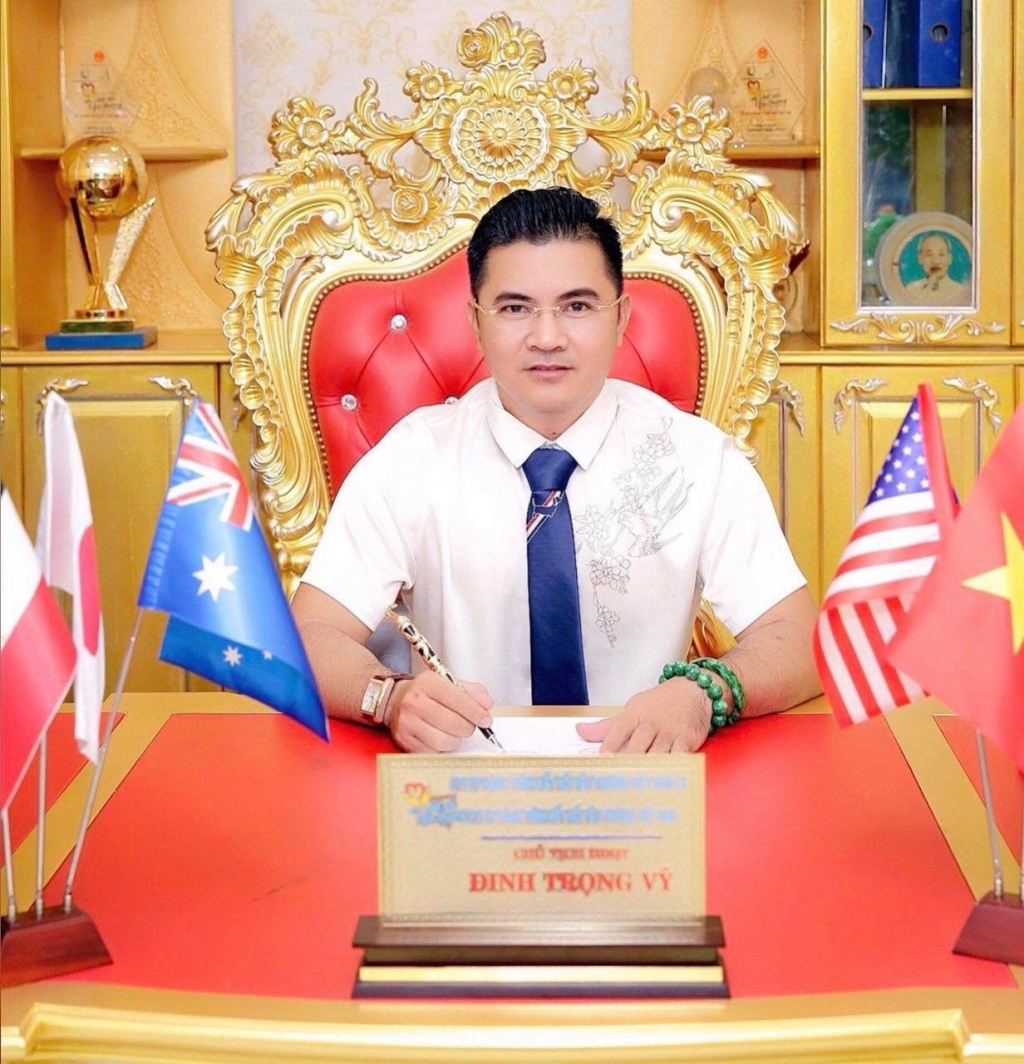 Ông Đinh Trọng Vỹ - chủ tịch HĐQT CTY CP Tập Đoàn Đầu Tư Kết Nối Yêu Thương Việt Nam