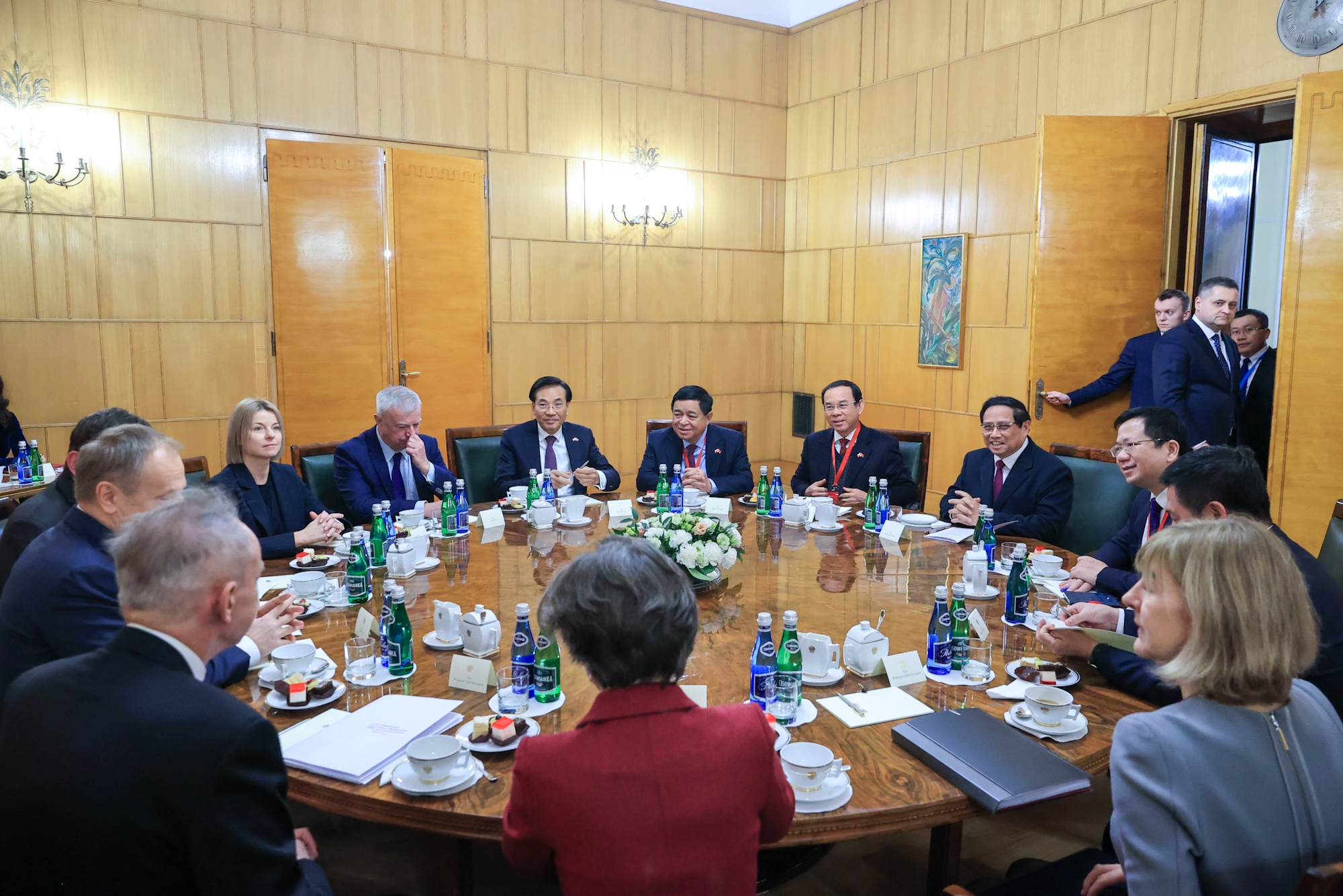 Thủ tướng Phạm Minh Chính và Thủ tướng Ba Lan Donald Tusk nhất trí xem xét sớm nâng cấp quan hệ hai nước lên tầm chiến lược