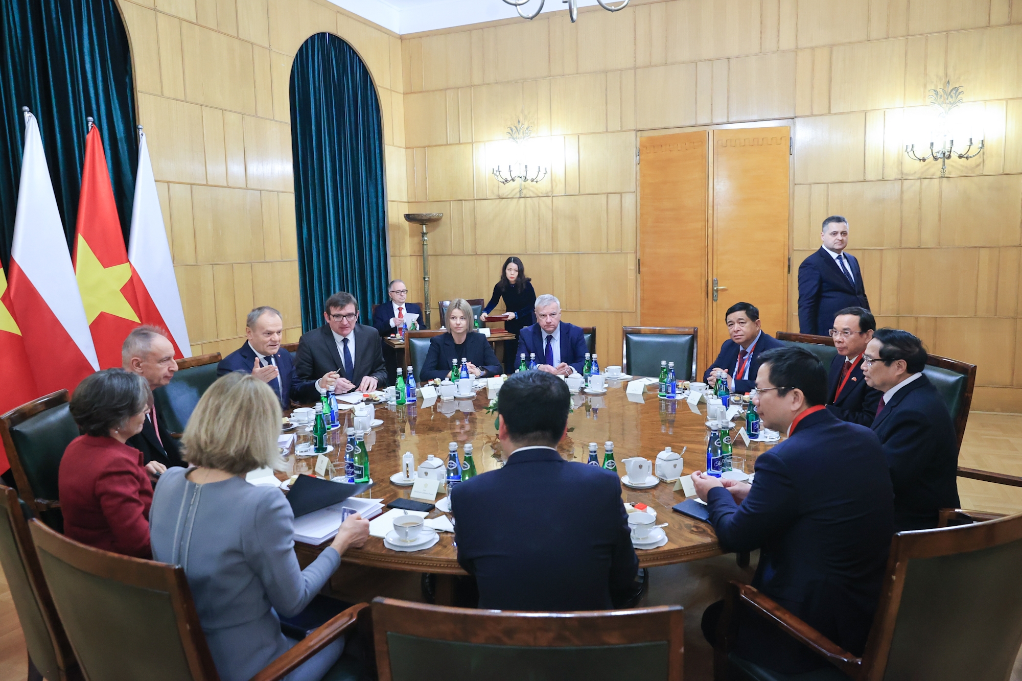 Thủ tướng Phạm Minh Chính và Thủ tướng Ba Lan Donald Tusk nhất trí xem xét sớm nâng cấp quan hệ hai nước lên tầm chiến lược