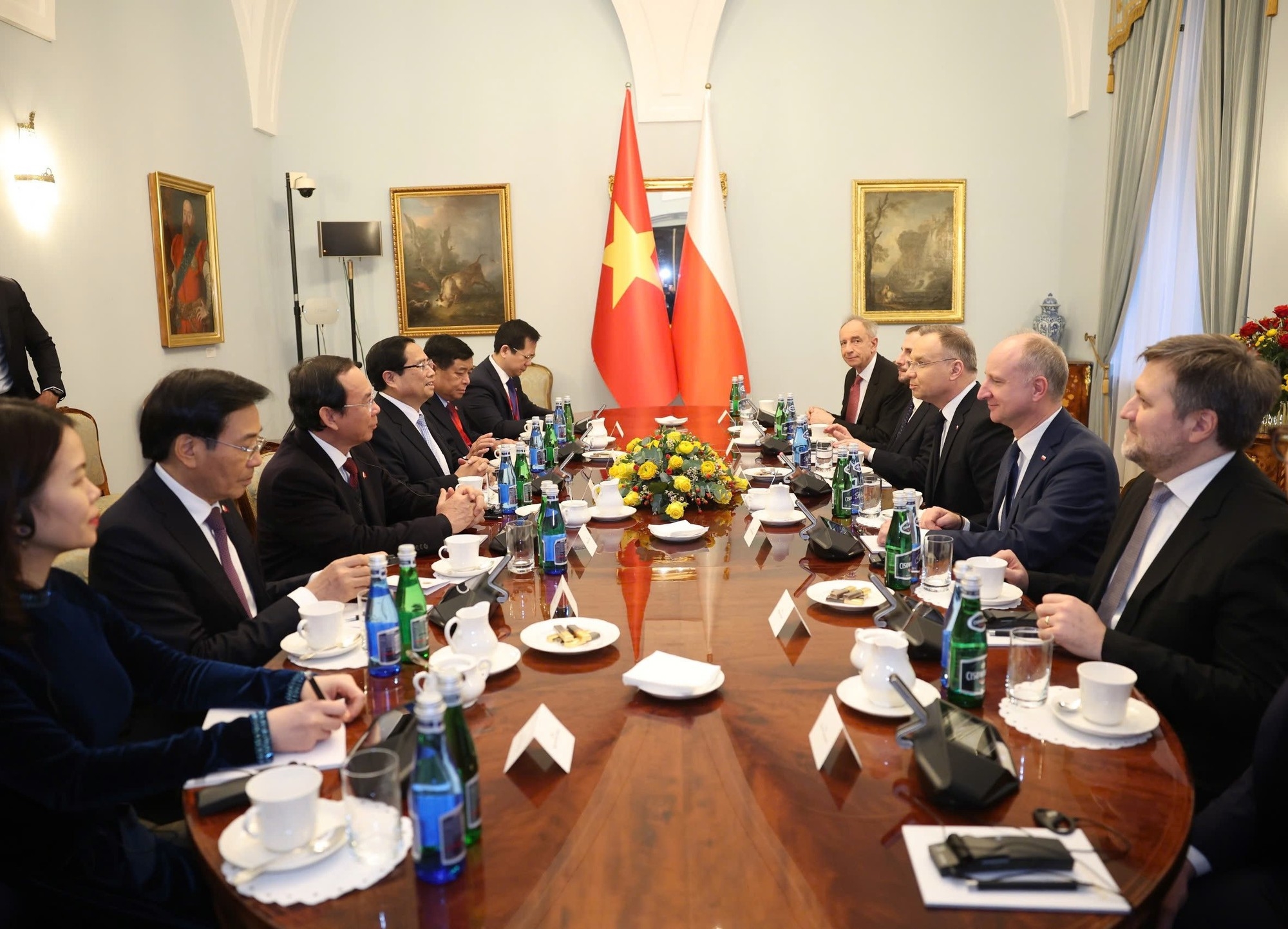 Thủ tướng Phạm Minh Chính và Thủ tướng Ba Lan Donald Tusk nhất trí xem xét sớm nâng cấp quan hệ hai nước lên tầm chiến lược