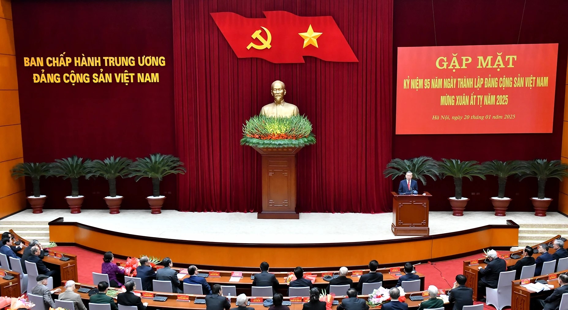 Đảng Cộng sản Việt Nam tiếp tục hoàn thành xuất sắc sứ mệnh lịch sử của mình