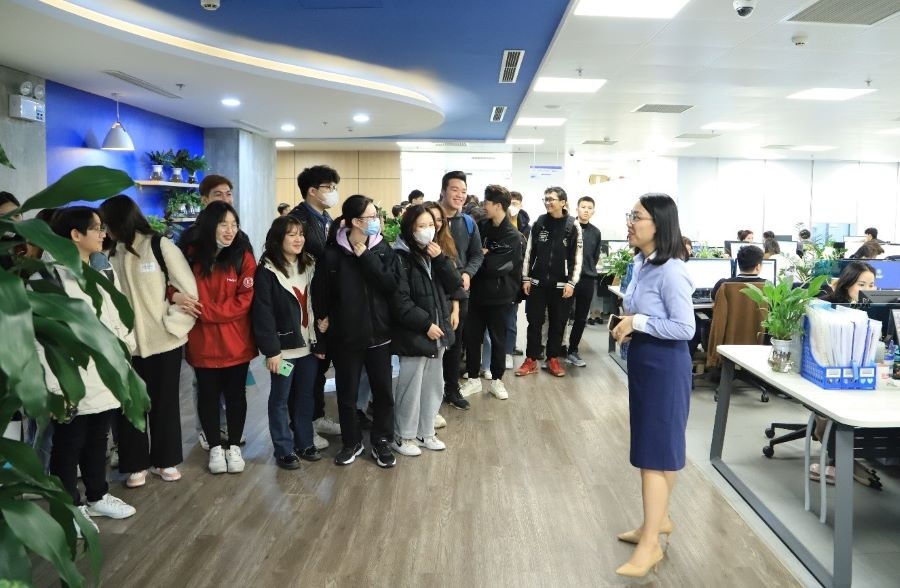 MB Company Tour: Từ Ok365 vina đến trải nghiệm một ngày làm nhân sự IT