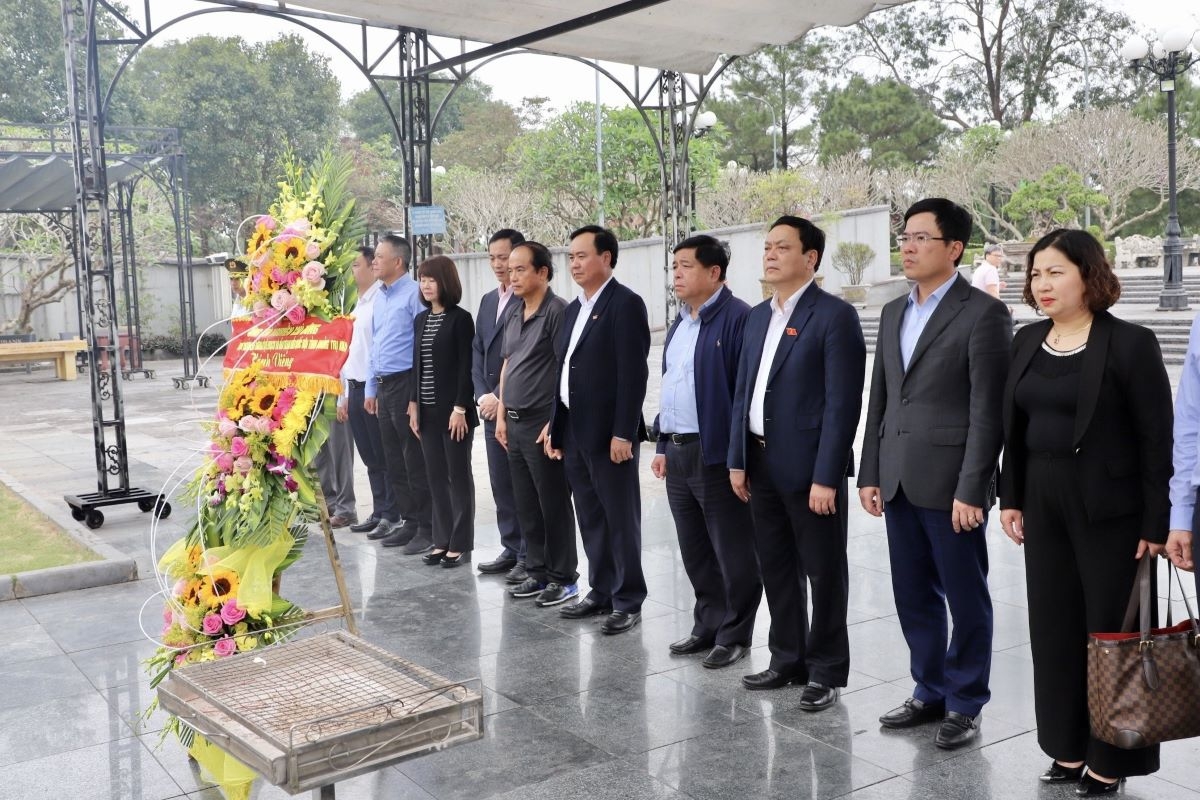 Bộ trưởng Nguyễn Chí Dũng tặng quà Tết cho các gia đình chính sách, người nghèo và thực hiện nhiều hoạt động tri ân trên địa bàn Quảng Trị