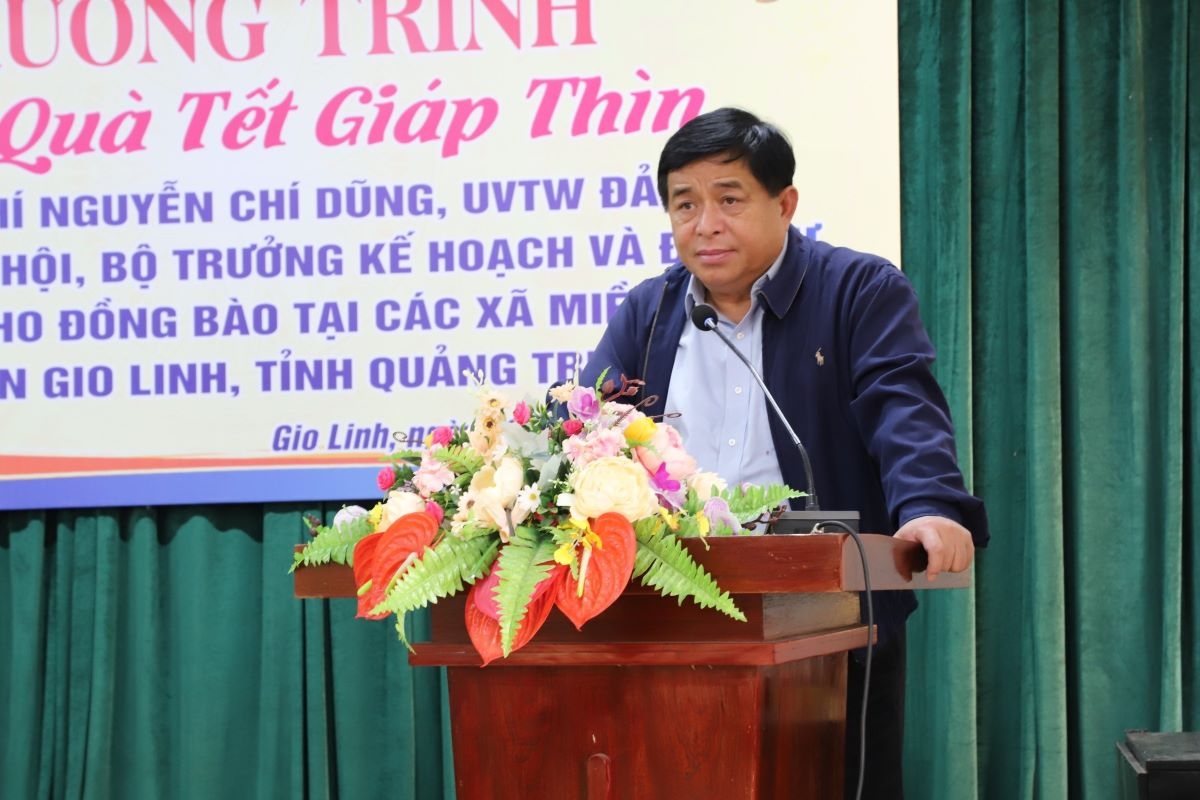 Bộ trưởng Nguyễn Chí Dũng tặng quà Tết cho các gia đình chính sách, người nghèo và thực hiện nhiều hoạt động tri ân trên địa bàn Quảng Trị