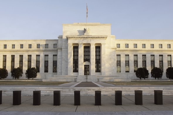 Fed có thể nâng lãi suất cao hơn dự kiến