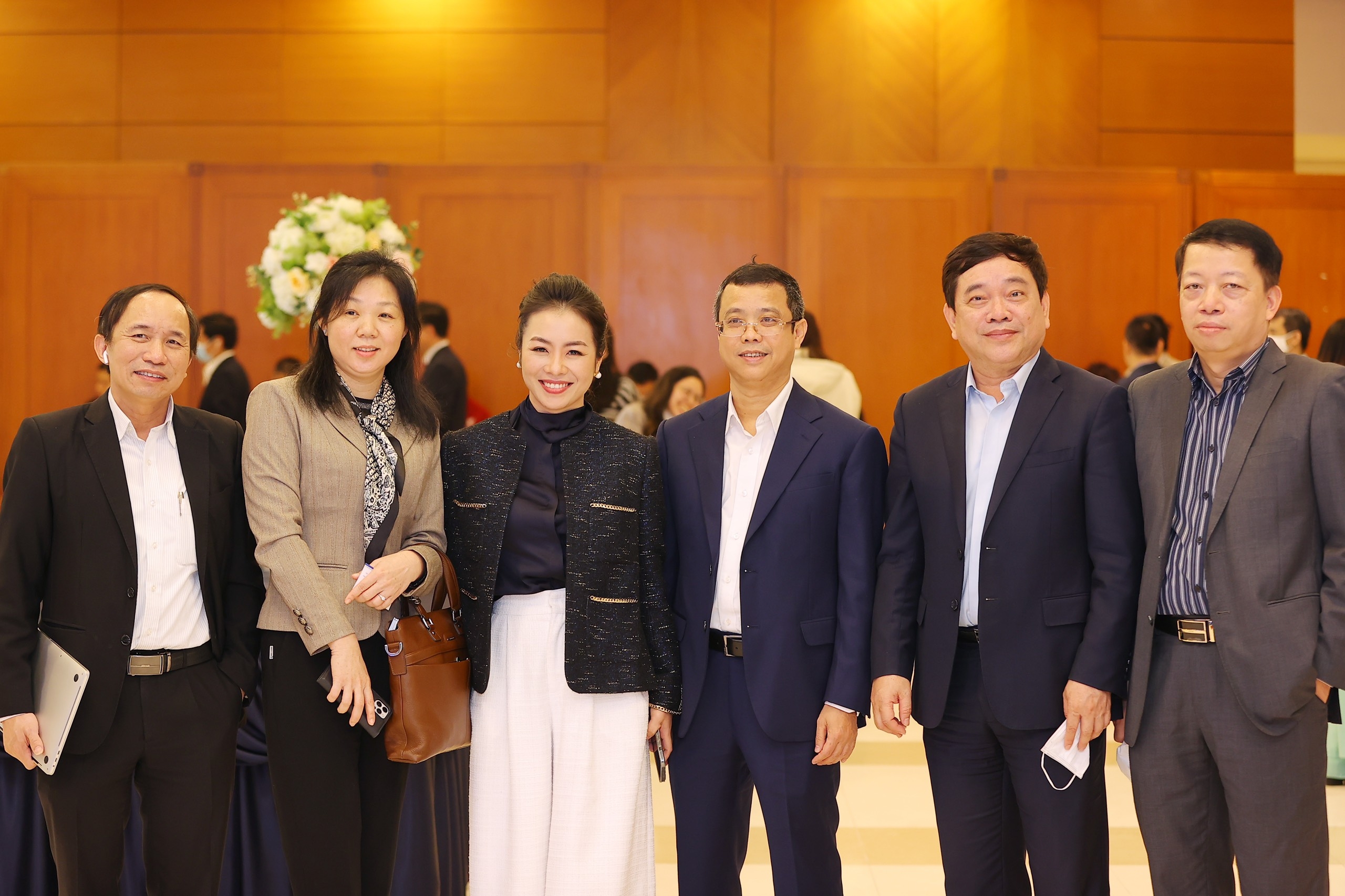 VIỆN TRƯỞNG NGUYỄN THY NGA TIÊN PHONG CÔNG BỐ BÁO CÁO TỔNG HỢP THUẾ SUẤT TỐI THIỂU TOÀN CẦU