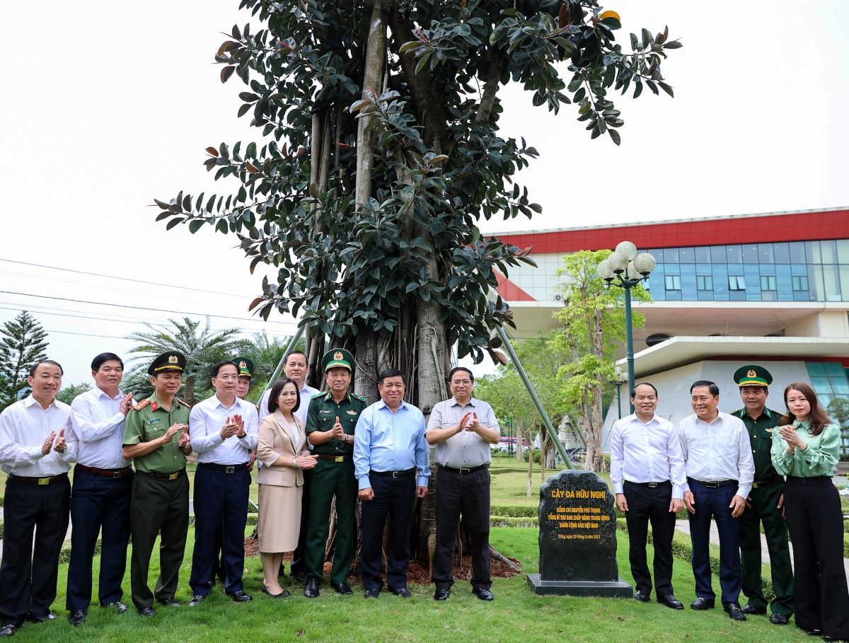 Thăm cửa khẩu Hữu Nghị, Thủ tướng Phạm Minh Chính lưu ý việc phân cấp, phân quyền; tạo thuận lợi cho người dân, Link Nhà Cái Uy Tín 2026 | Đăng Ký +65k…