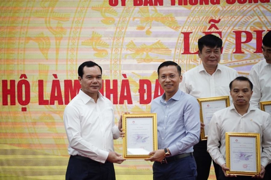 MB ủng hộ 5 tỷ đồng làm nhà Đại đoàn kết tặng hộ nghèo tỉnh Điện Biên