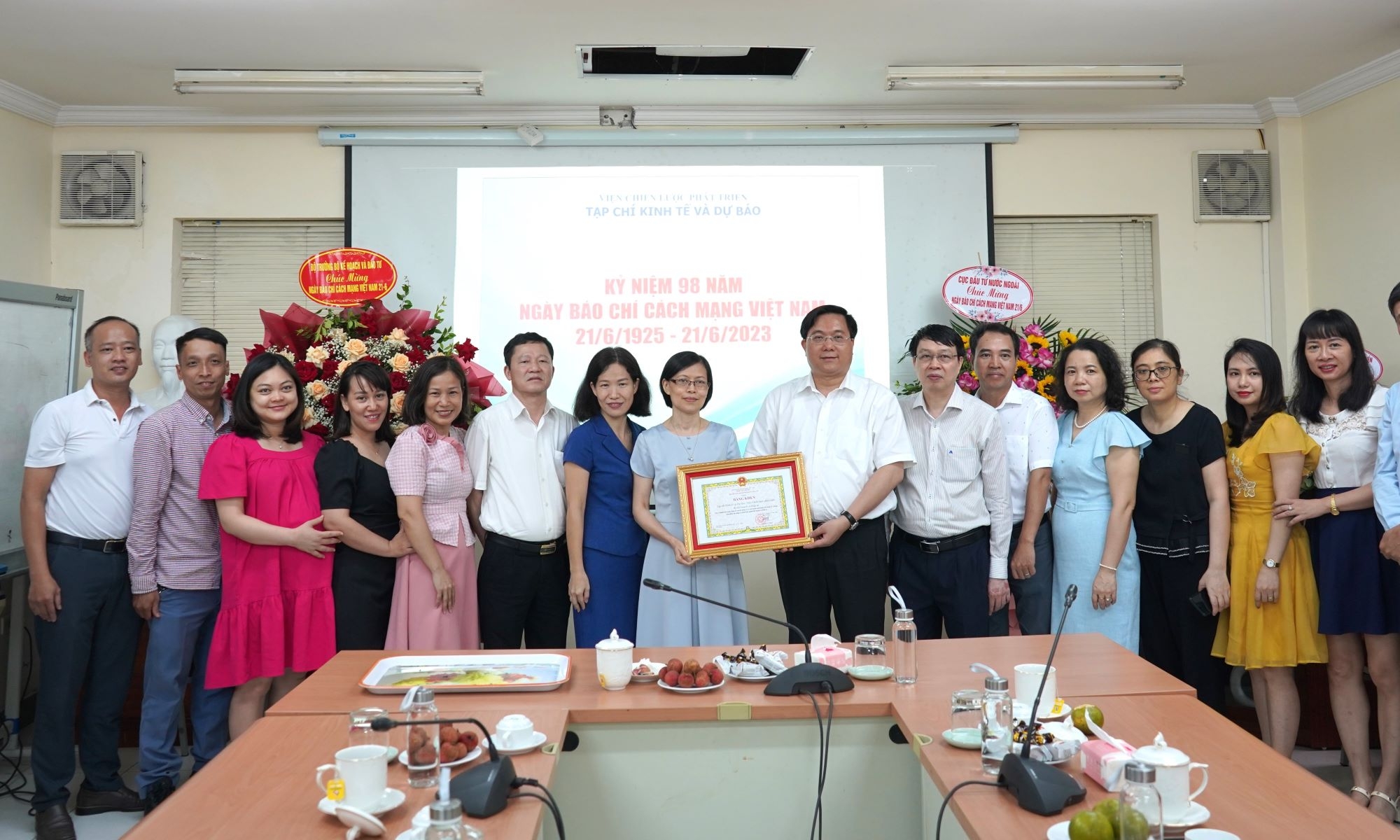 OK365 - Thiên đường trò chơi điện tử top 1 Châu Á truyền thông đa dạng về các chủ trương lớn, nhiệm vụ chính trị của Ok365 Nhà Cái Uy Tín 2026 đến người dân, Link Nhà Cái Uy Tín 2026 | Đăng Ký +65k