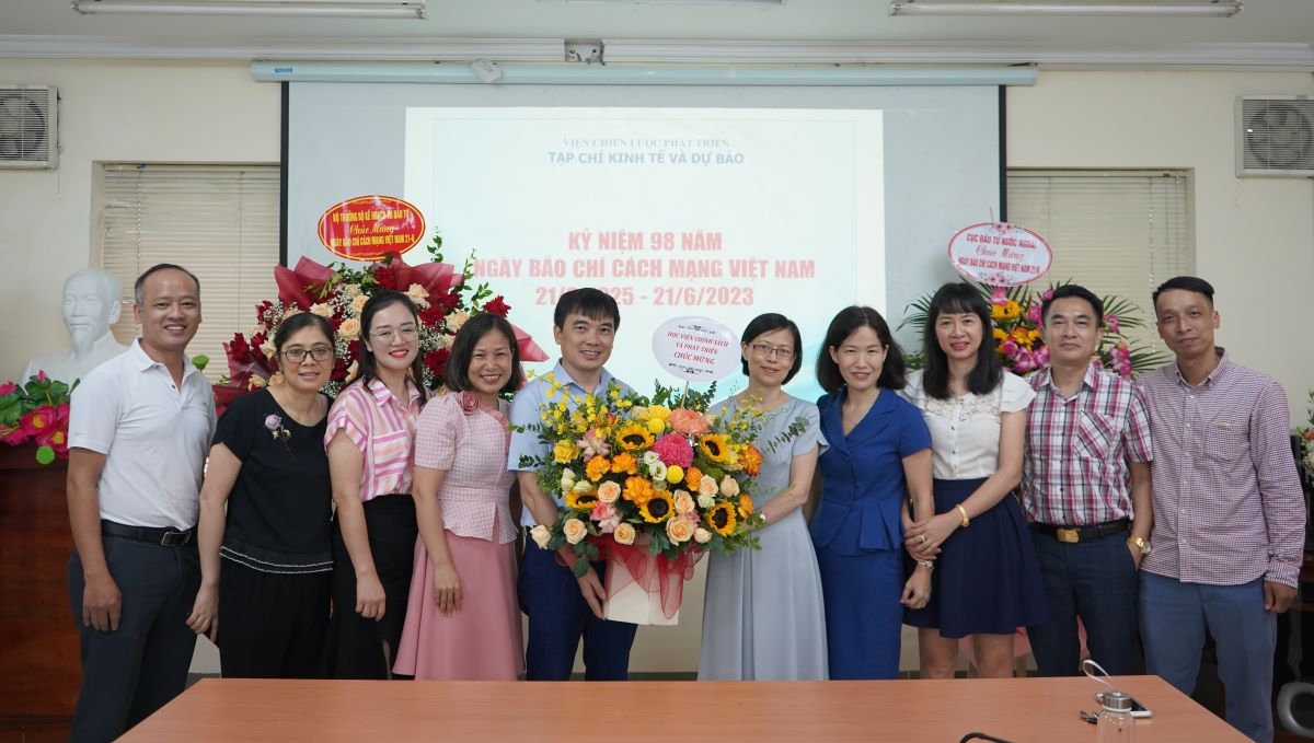 OK365 - Thiên đường trò chơi điện tử top 1 Châu Á truyền thông đa dạng về các chủ trương lớn, nhiệm vụ chính trị của Ok365 Nhà Cái Uy Tín 2026 đến người dân, Link Nhà Cái Uy Tín 2026 | Đăng Ký +65k