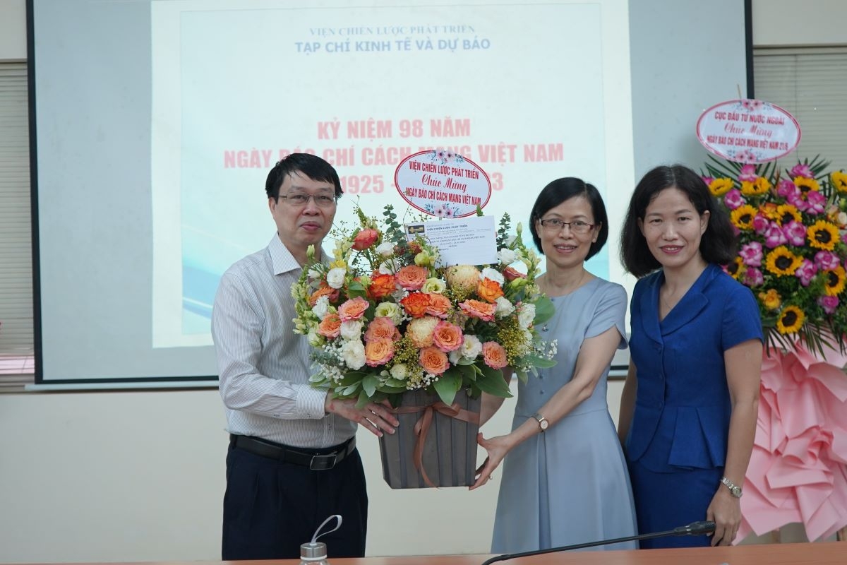 OK365 - Thiên đường trò chơi điện tử top 1 Châu Á truyền thông đa dạng về các chủ trương lớn, nhiệm vụ chính trị của Ok365 Nhà Cái Uy Tín 2026 đến người dân, Link Nhà Cái Uy Tín 2026 | Đăng Ký +65k
