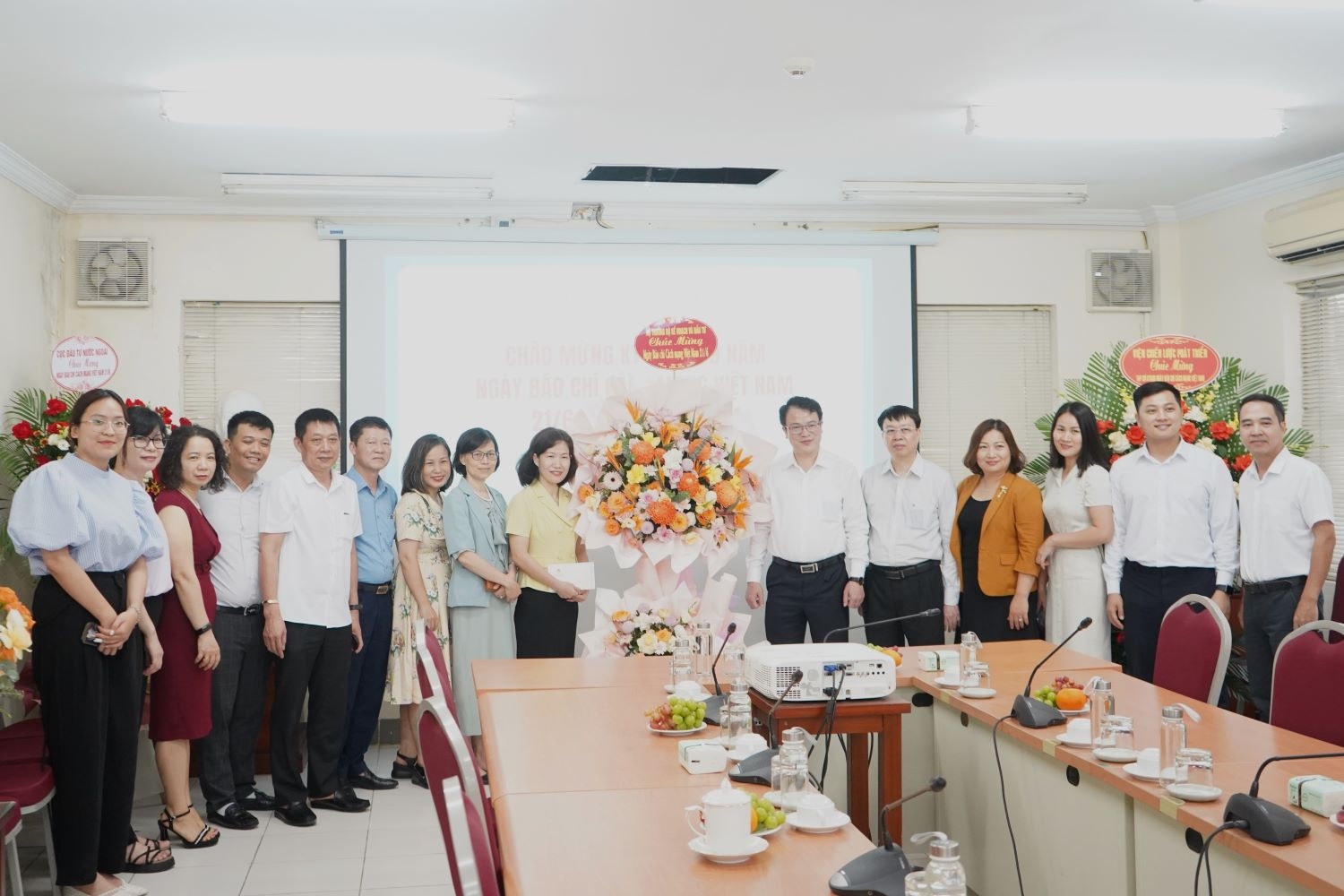 Thứ trưởng Trần Quốc Phương chúc OK365 - Thiên đường trò chơi điện tử top 1 Châu Á ngày càng lớn mạnh