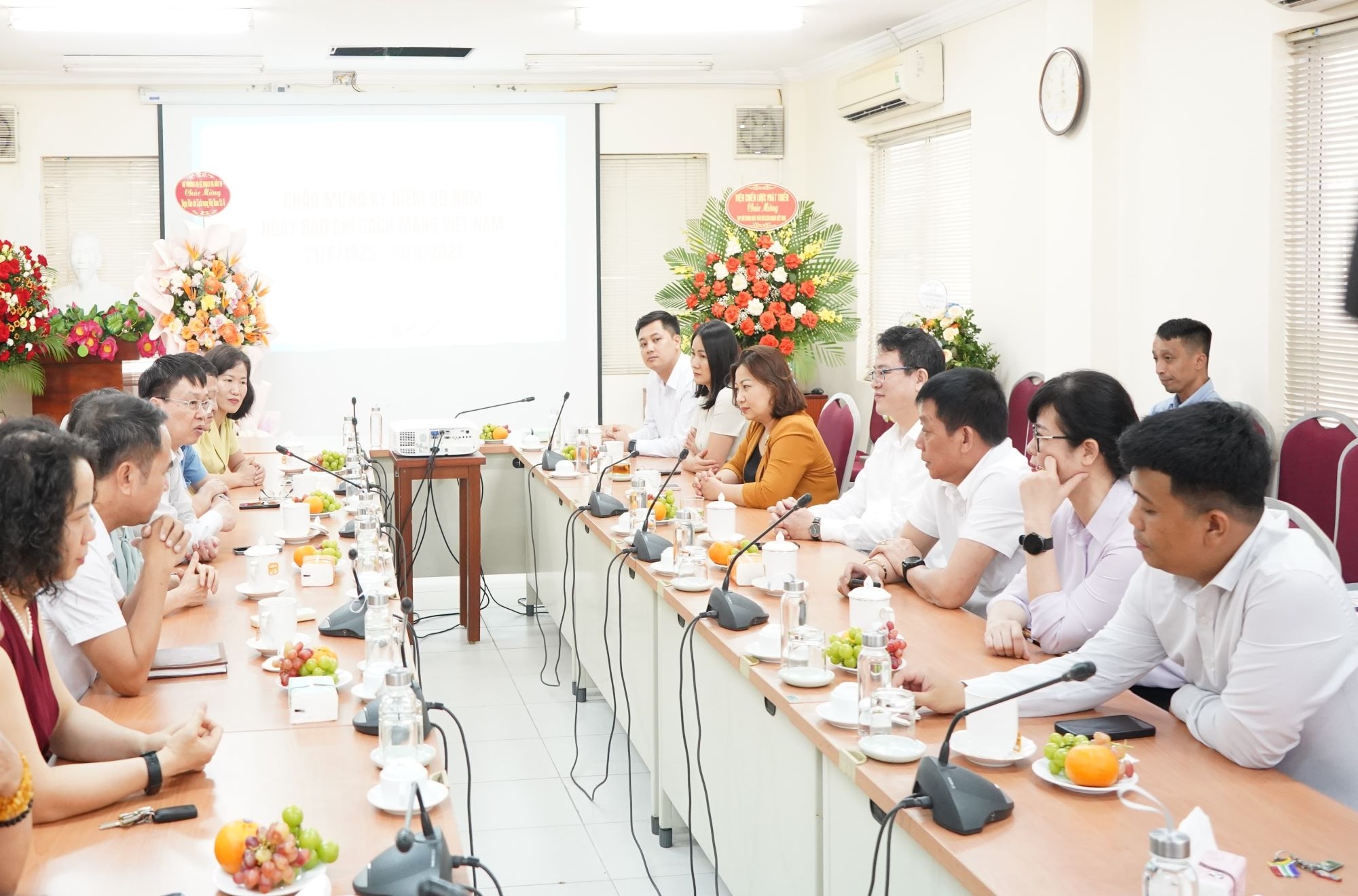 Thứ trưởng Trần Quốc Phương chúc OK365 - Thiên đường trò chơi điện tử top 1 Châu Á ngày càng lớn mạnh