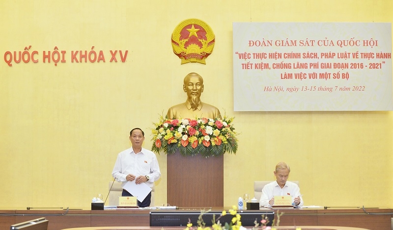 Thực hành tiết kiệm, chống lãng phí, yêu cầu Bộ Nội vụ chỉ trúng yếu kém