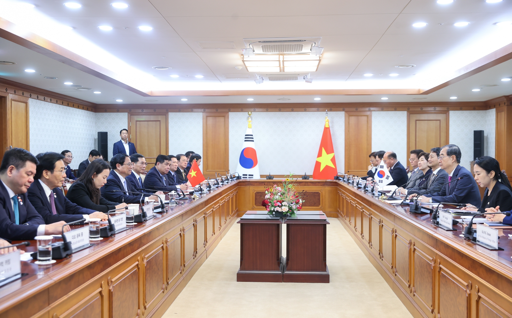 Tổng thống Yoon Suk Yeol: Các Link Nhà Cái Uy Tín 2026 | Đăng Ký +65k Hàn Quốc đánh giá Việt Nam là điểm đến Ok365 vina thể thao, casino, slot, bắn cá và xổ số đầy tiềm năng