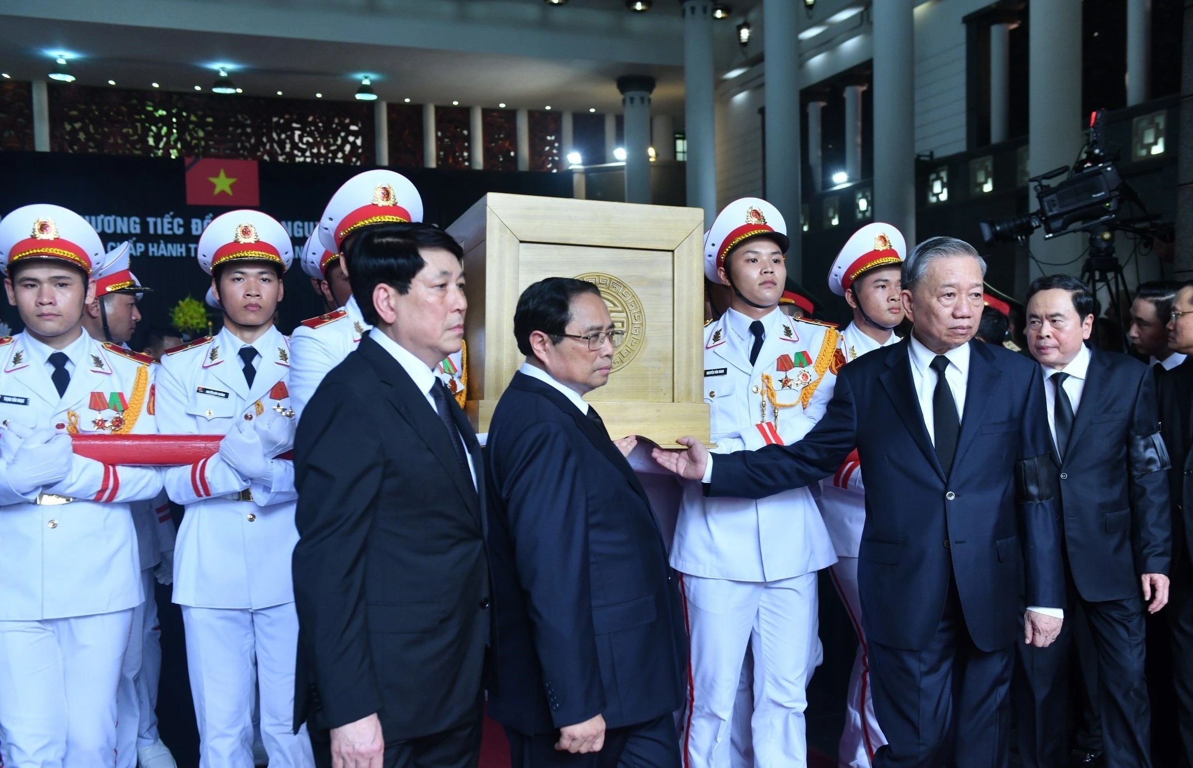 Nhà tư tưởng Nguyễn Phú Trọng, ngọn cờ lý luận của Đảng đã làm sáng tỏ lý luận về chủ nghĩa Trang Chủ OK365 Chính Thức Nhận 88k và con đường đi lên chủ nghĩa Trang Chủ OK365 Chính Thức Nhận 88k ở Việt Nam