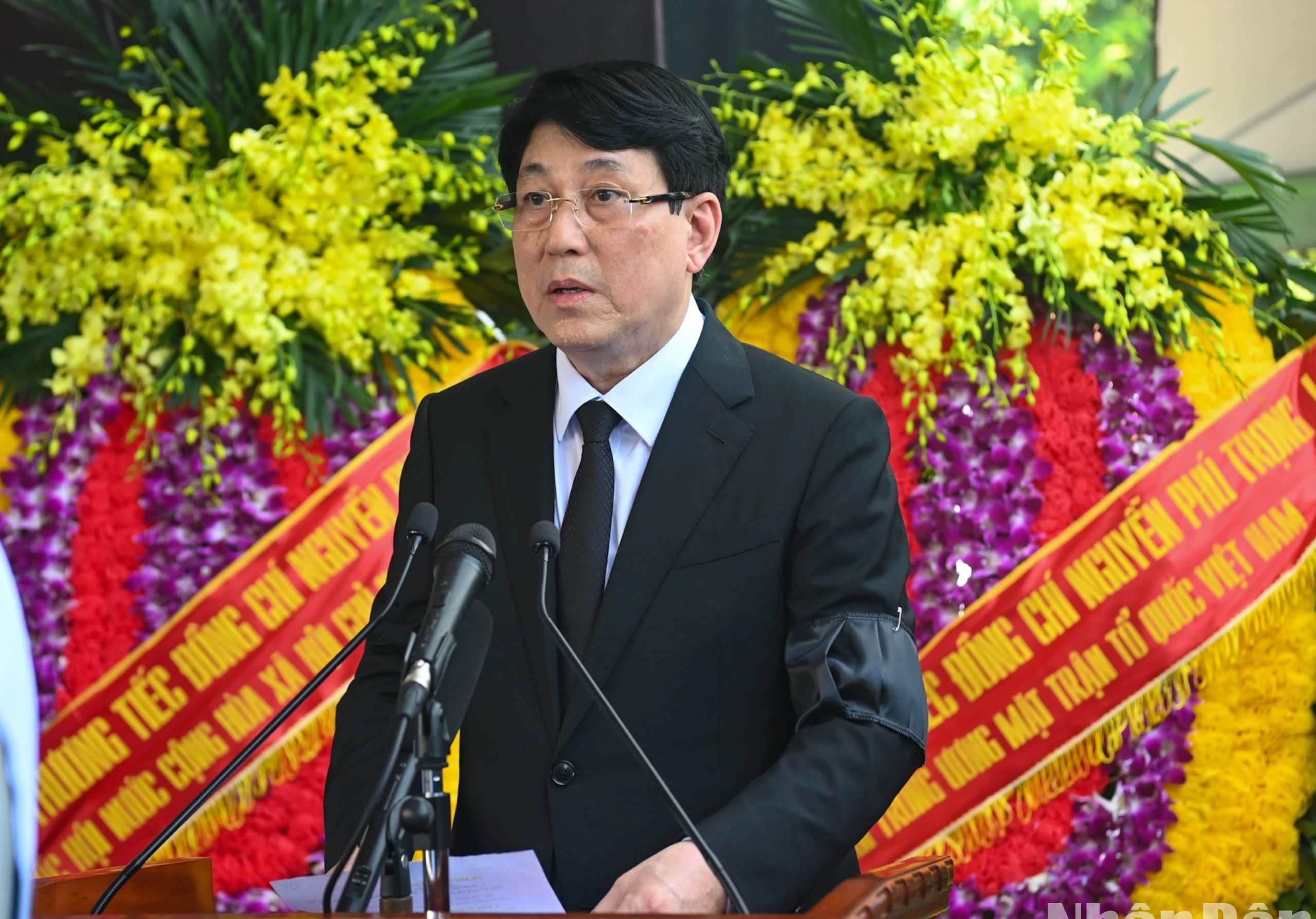Nhà tư tưởng Nguyễn Phú Trọng, ngọn cờ lý luận của Đảng đã làm sáng tỏ lý luận về chủ nghĩa Trang Chủ OK365 Chính Thức Nhận 88k và con đường đi lên chủ nghĩa Trang Chủ OK365 Chính Thức Nhận 88k ở Việt Nam