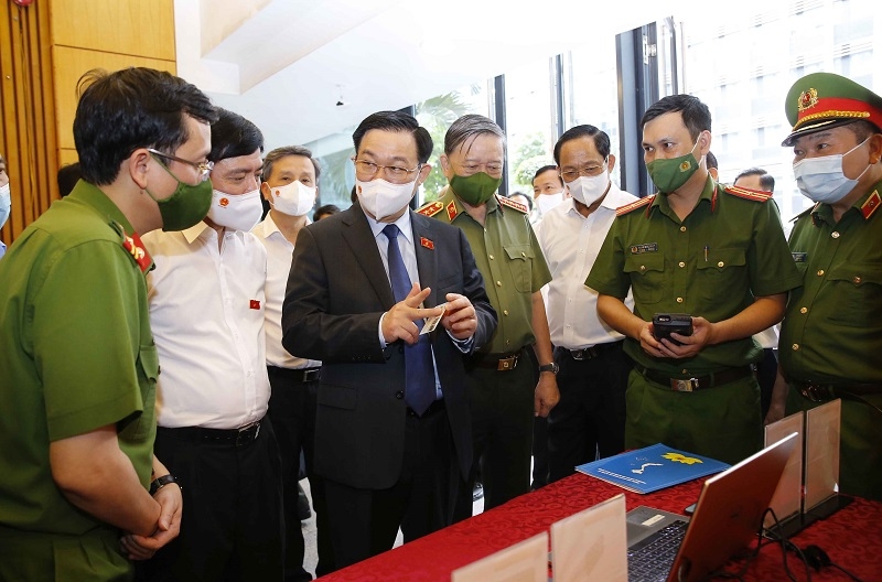 Chủ tịch Quốc hội Vương Đình Huệ: Cần chuẩn bị tốt cho việc bỏ sổ hộ khẩu giấy