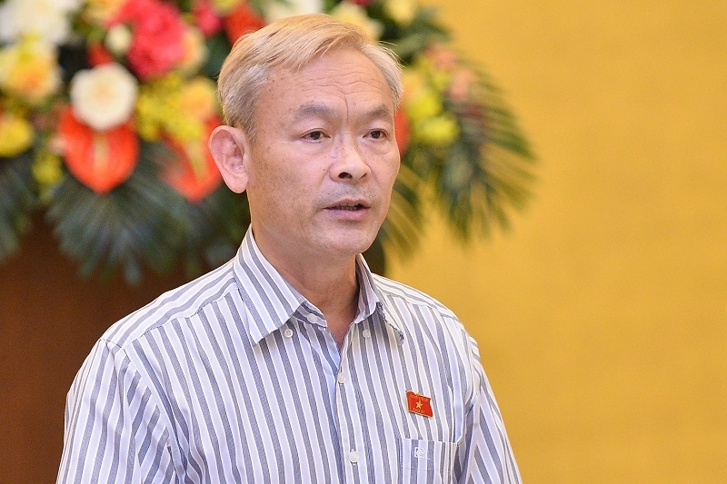 Sách giáo khoa anh học xong không thể đưa lại cho em, lãng phí vô cùng…