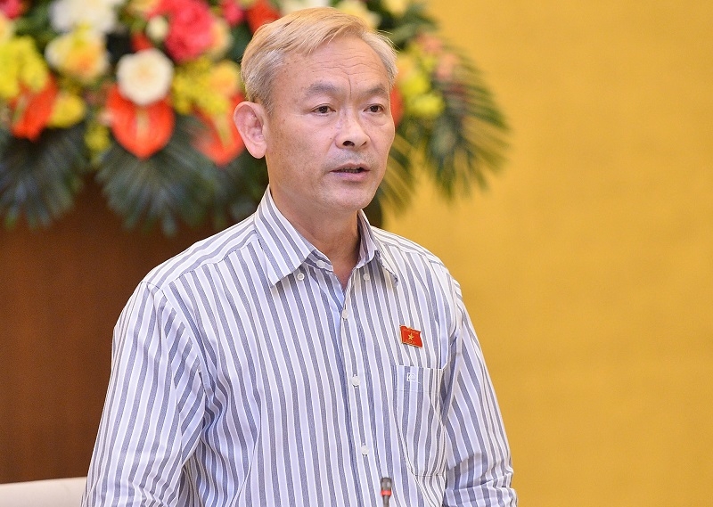 Sách giáo khoa anh học xong không thể đưa lại cho em, lãng phí vô cùng…