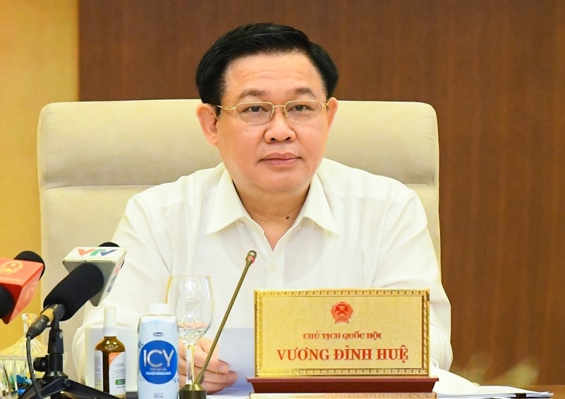 Chi cho họp hành, đi nước ngoài vẫn còn lãng phí…