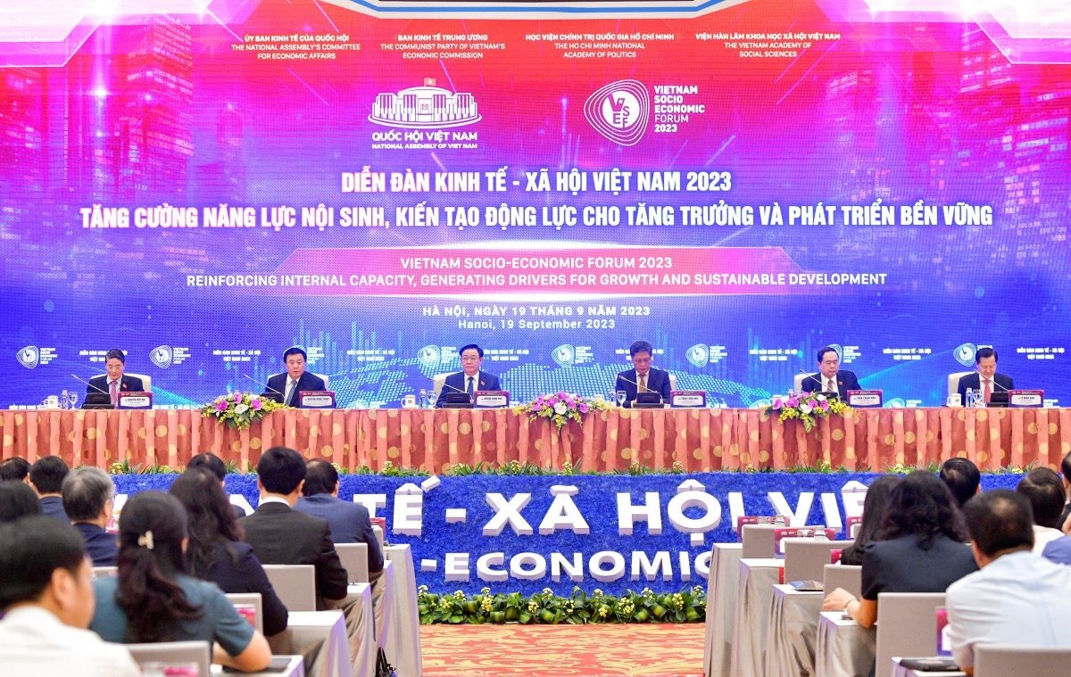 Phát huy “nội lực”, khai thác hiệu quả “ngoại lực” để phát triển