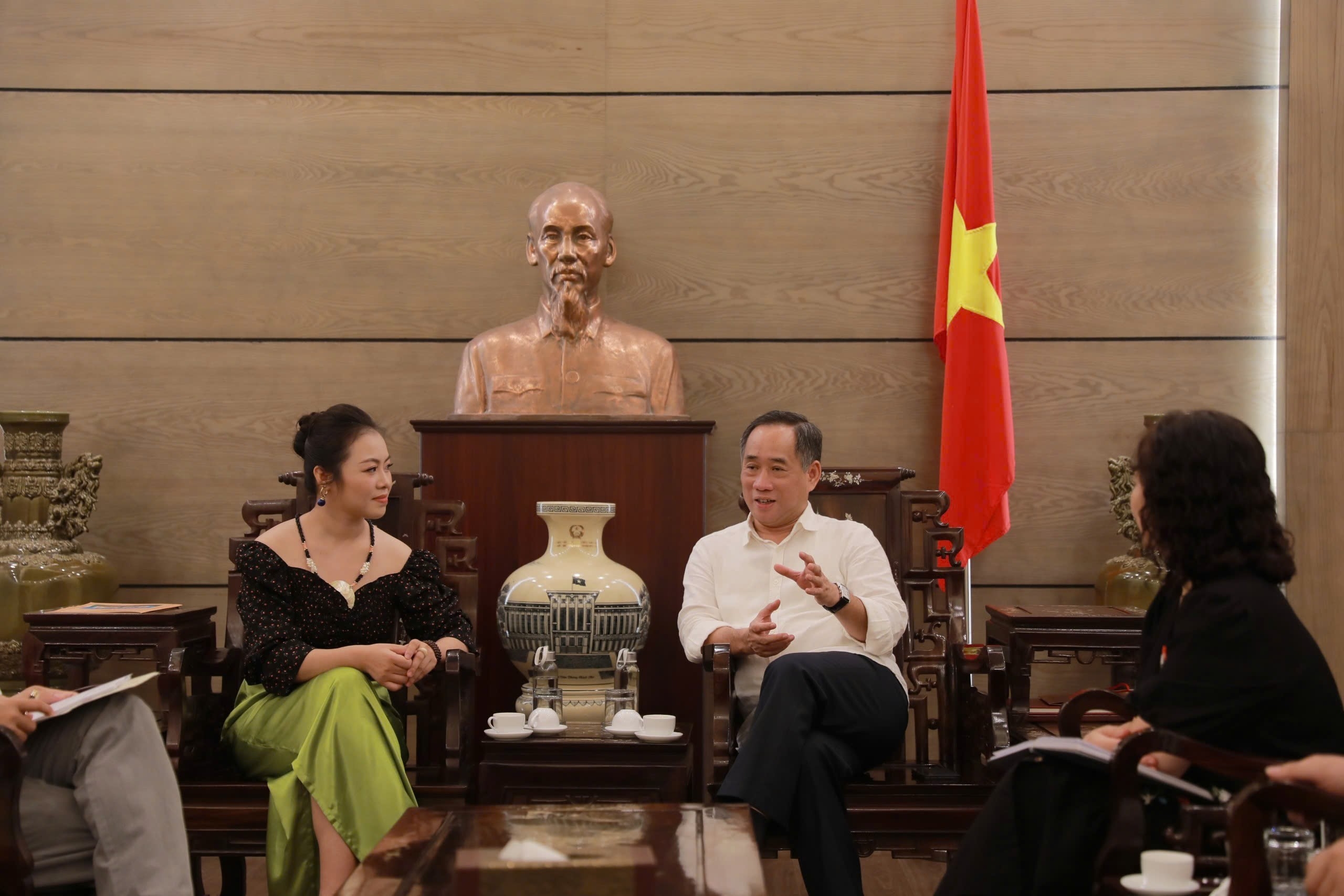 Huy động nhân dân đồng hành Đăng ký OK365.COM nhận về ngay 365K Chiến lược Dữ liệu Quốc gia và hành trình góp ý Luật Dữ liệu