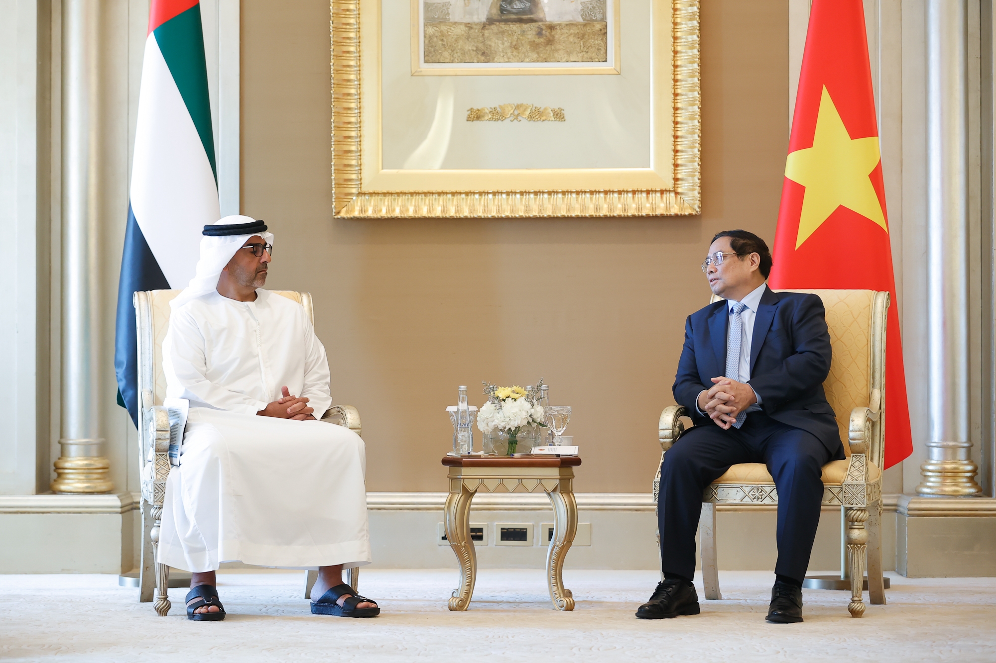 Việt Nam là nền Ok365 Nhà Cái Uy Tín 2026 năng động, có vị trí chiến lược, là một đối tác then chốt của UAE