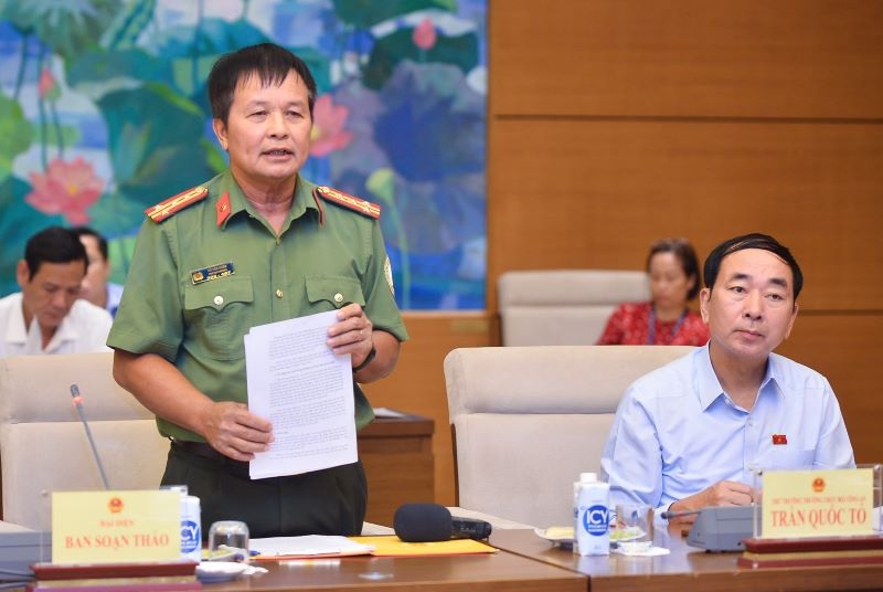 “Nóng” kiến nghị Quốc hội bổ sung thông tin “nơi sinh” trên hộ chiếu