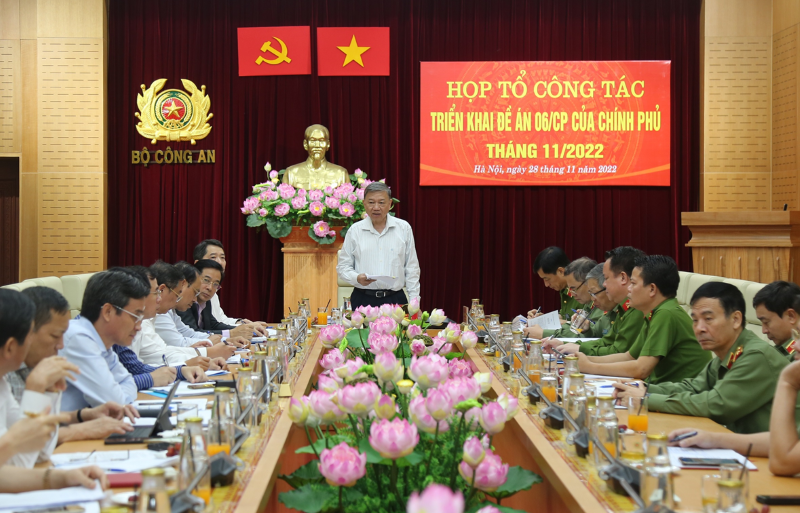 Khẩn trương hoàn thiện pháp lý để bỏ sổ hộ khẩu giấy từ ngày 01/01/2023