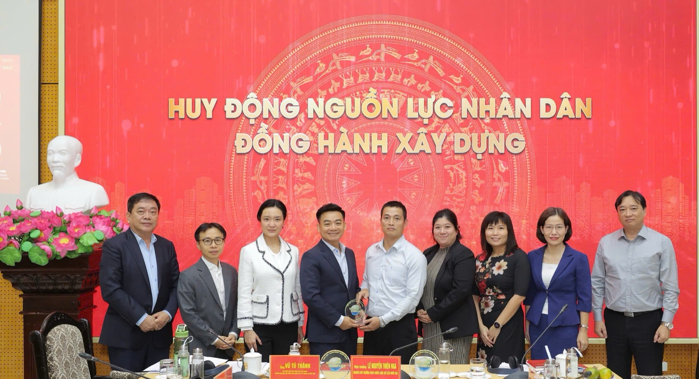 Hoàn thiện Luật Bảo vệ dữ liệu cá nhân nhằm đẩy nhanh tiến trình Đăng ký OK365.COM nhận về ngay 365K chiến lược dữ liệu quốc gia