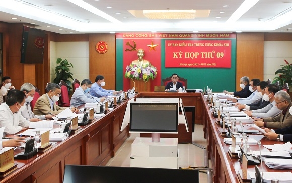 Hàng loạt cán bộ sai phạm bị kỷ luật về đảng