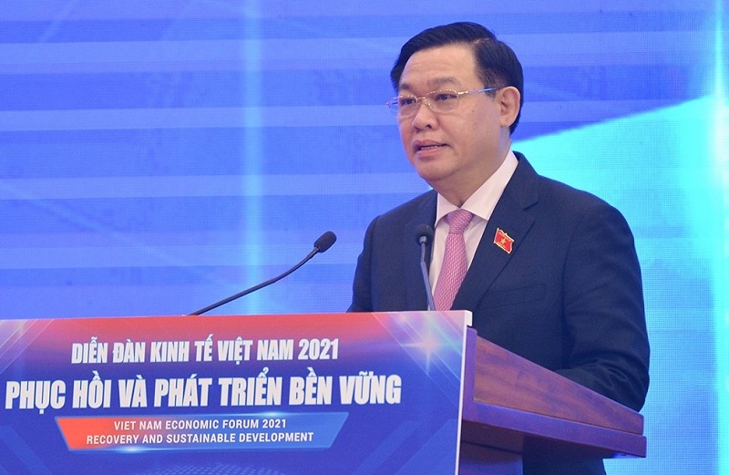“Chúng ta phải có ý thức đứng trên đôi chân của mình…”
