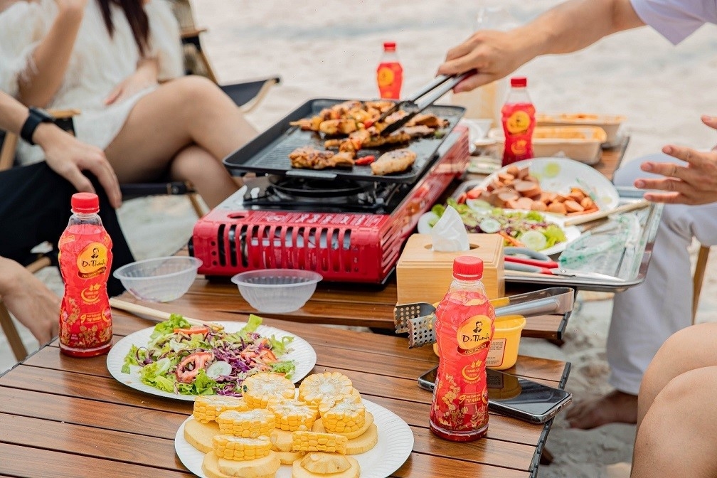 Người trẻ tiết lộ món đồ uống giúp luôn tươi mát khi “cháy phố” trước kỳ nghỉ lễ