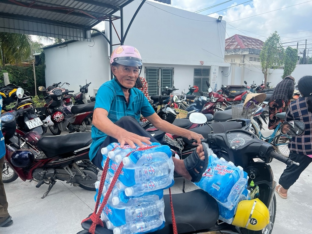 “Giọt nước nghĩa tình”: Chung tay hướng về bà con người dân Bến Tre, Tiền Giang giữa cao điểm hạn mặn