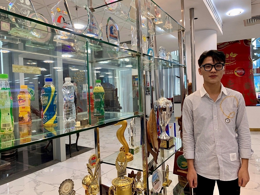 Uống Trà Xanh Không Độ, một thanh niên tại Vinh trúng 250 triệu đồng