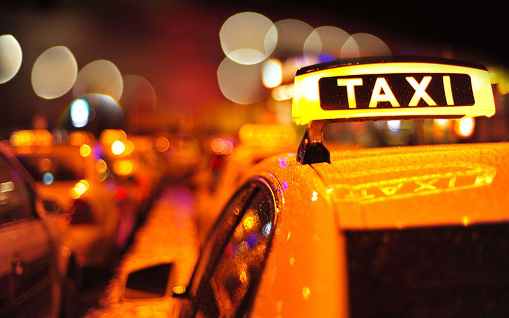 Xe ô tô Ok365vina khuyến mãi hot mỗi ngày vận tải hành khách bằng taxi phải có phù hiệu “XE TAXI”