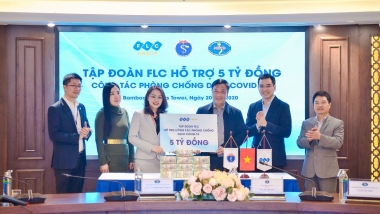 FLC trao 5 tỷ đồng hỗ trợ công tác phòng chống dịch bệnh Covid-19