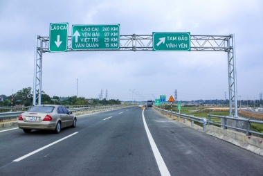 Xử lý nghiêm các hành vi gây mất an toàn trên tuyến cao tốc Nội Bài - Lào Cai