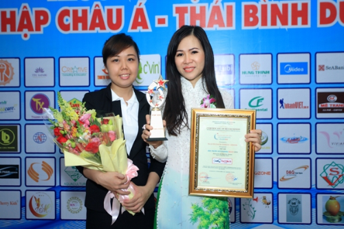 Nữ CEO đưa túi xách Link Nhà Cái Ok365.com Chính Thức Tặng Ngay 88K Việt thâm nhập thị trường Mỹ