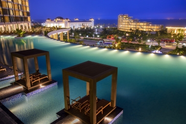 “Không lo việc nhà – Du lịch thả ga” ngày 08/03 với FLC Holiday