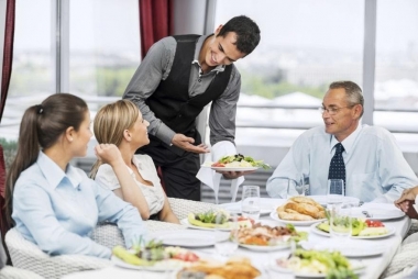 3 kỹ năng không thể thiếu của một Waiter chuyên nghiệp