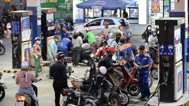 Xăng, dầu đồng loạt giảm giá mạnh
