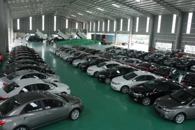 Tháng 04/2017, sản lượng tiêu thụ ô tô lao dốc kỳ lạ